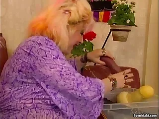 Chubby Granny Enjoys Fisting and Fucknig